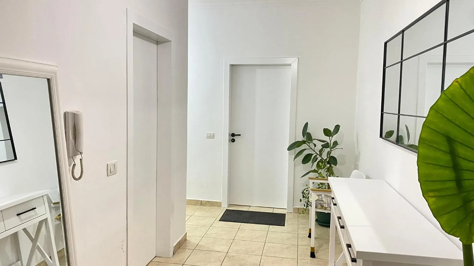 Delight City Apartment 카바여