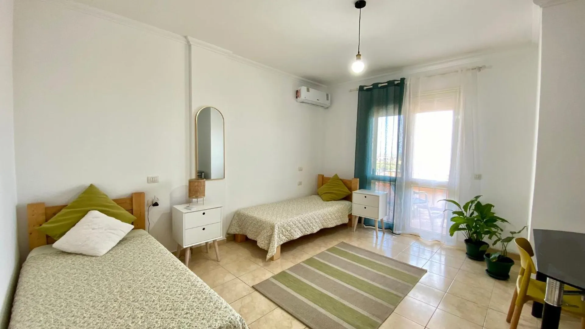 Delight City Apartment 카바여